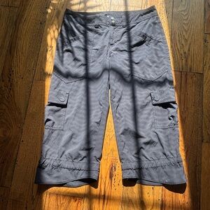 Athleta Charcoal Grey Cargo Capri Pants Size 2